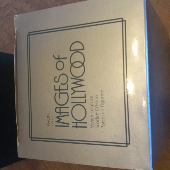 Avon Images of Hollywood 1983 Scarlett O'Hara Figurine - Picture 4 of 4